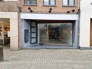 Surface commerciale à louer Hal (RBJ01495)