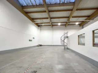 Surface industrielle à louer Senningerberg (RBL34571)