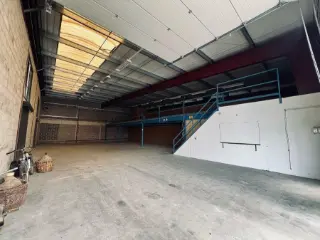 Commercial building for rent Steinsel (RBR83467)