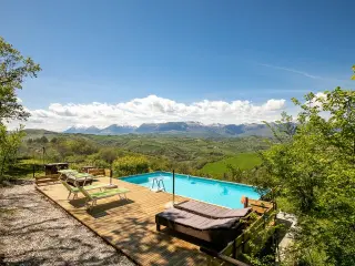 Residence for sale Penna San Giovanni (RBT49984)