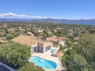 Huis te koop Roquebrune-sur-Argens (RBT56000)