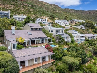Residence for sale Cape Town (RBT57758)