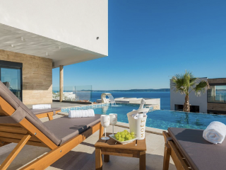 Maison à vendre Okrug Gornji (RBT60223)