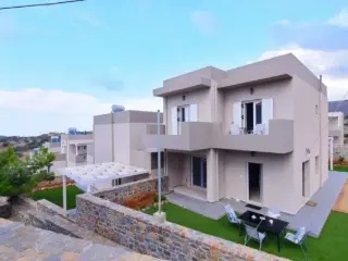 Residence for sale Neapoli (RBT60895)