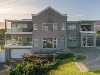 Residence for sale Sandbaai (RBT60963)