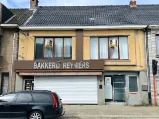 Commercial building for sale Beveren (RBT67002)