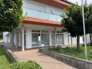 Commercial building for rent Platen (RBT73937)