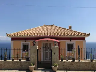 Residence for sale Laconia (RBT80140)