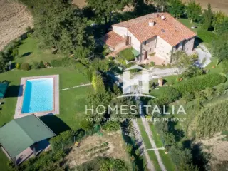 Huis te koop Radicofani (RBT85405)