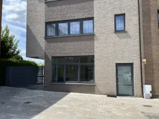 Surface commerciale à louer Asse (RBU00327)