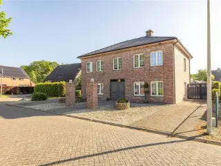 Residence for sale Malle (RBU00668)