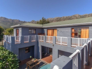 Residence for sale Cape Town (RBU02354)