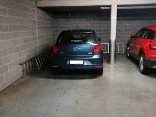 Parking à louer Sint-Pieters-Leeuw (RBU04017)