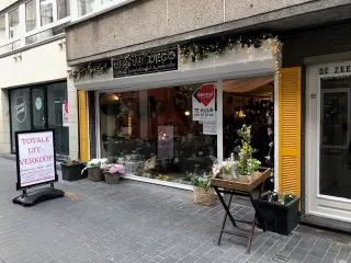 Commercial building for rent Oostende (RBU06873)