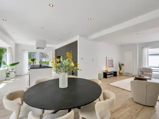 Herenhuis te koop Kortrijk (RBU07590)