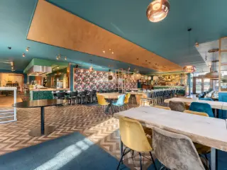 Commercial building for sale Mol (RBU23144)