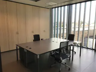 Bureaux à louer Zellik (RBU24200)