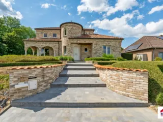 Villa for sale Sint-Pieters-Leeuw (RBU34596)