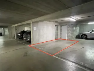 Parking for rent Brussels (RBU42180)
