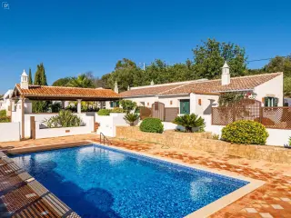 Huis te koop São Brás de Alportel (RBU44101)