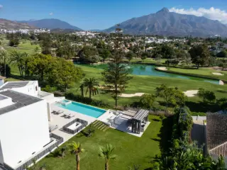 Residence for sale Marbella (RBU46675)