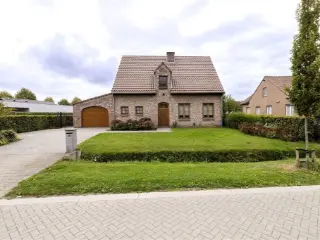 Residence for sale Malle (RBU52447)