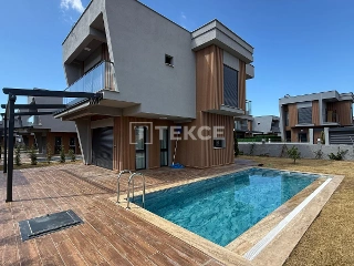 Maison à vendre Kusadasi (RBU52725)