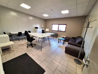 Commercial building for rent Verrebroek (RBU66383)