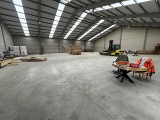 Industrie te huur Sint-Pieters-Leeuw (RBU73333)