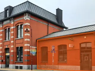 Commercial building for rent Tamines (RWC41077)