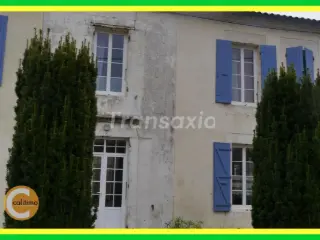 Residence for sale Champagne (VAI42095)