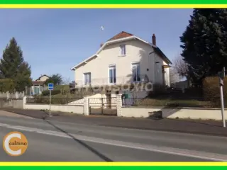 Residence for sale Puy-Guillaume (VAM13029)