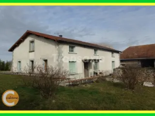 Cottage for sale Puy-Guillaume (VAX57235)
