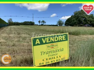 Development site for sale Cérilly (VAY06954)