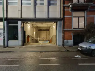 Parking à louer Forest (VBC12198)