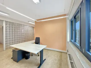 Bureaux à louer Dave (VBC14769)