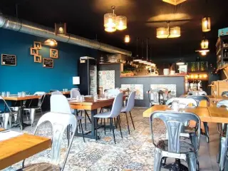 Handelspand te koop Courcelles (VBC54088)