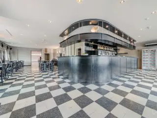 Surface commerciale à vendre Laplaigne (VBC69191)