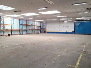 Surface industrielle à louer Auvelais (VBC77249)