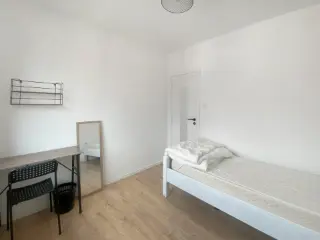 Residence for rent Gilly (VBC87405)