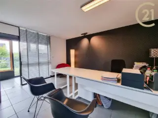 Bureaux à louer Erpent (VBC90074)