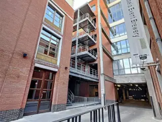 Handelspand te huur Sint-Jans-Molenbeek (VBC92639)