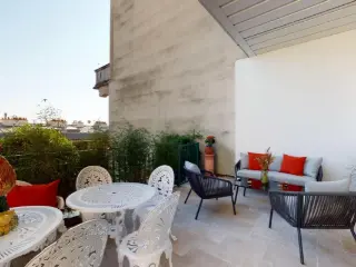 Ground floor to share Paris (VBC98078)