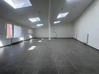 Handelspand te huur Oudergem (VBD00701)