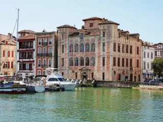 Residence for sale Saint-Jean-de-Luz (VBD25514)