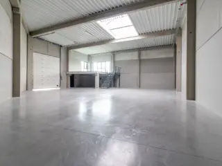 Surface industrielle à louer Nivelles (VBD27011)