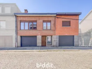 Residence in public sale Monceau-sur-Sambre (VBD29527)