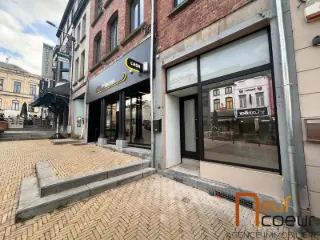 Commercial building for rent Saint-Hubert (VBD31302)