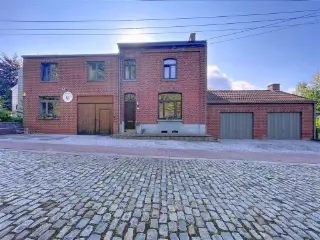 Opbrengsteigendom te koop Court-Saint-Étienne (VBD33916)