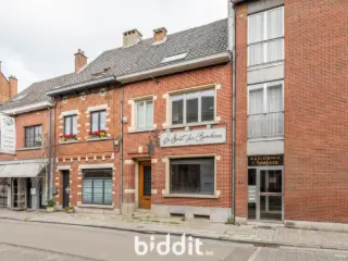 Huis gemengd gebruik in openbare verkoop Nijvel (VBD42842)